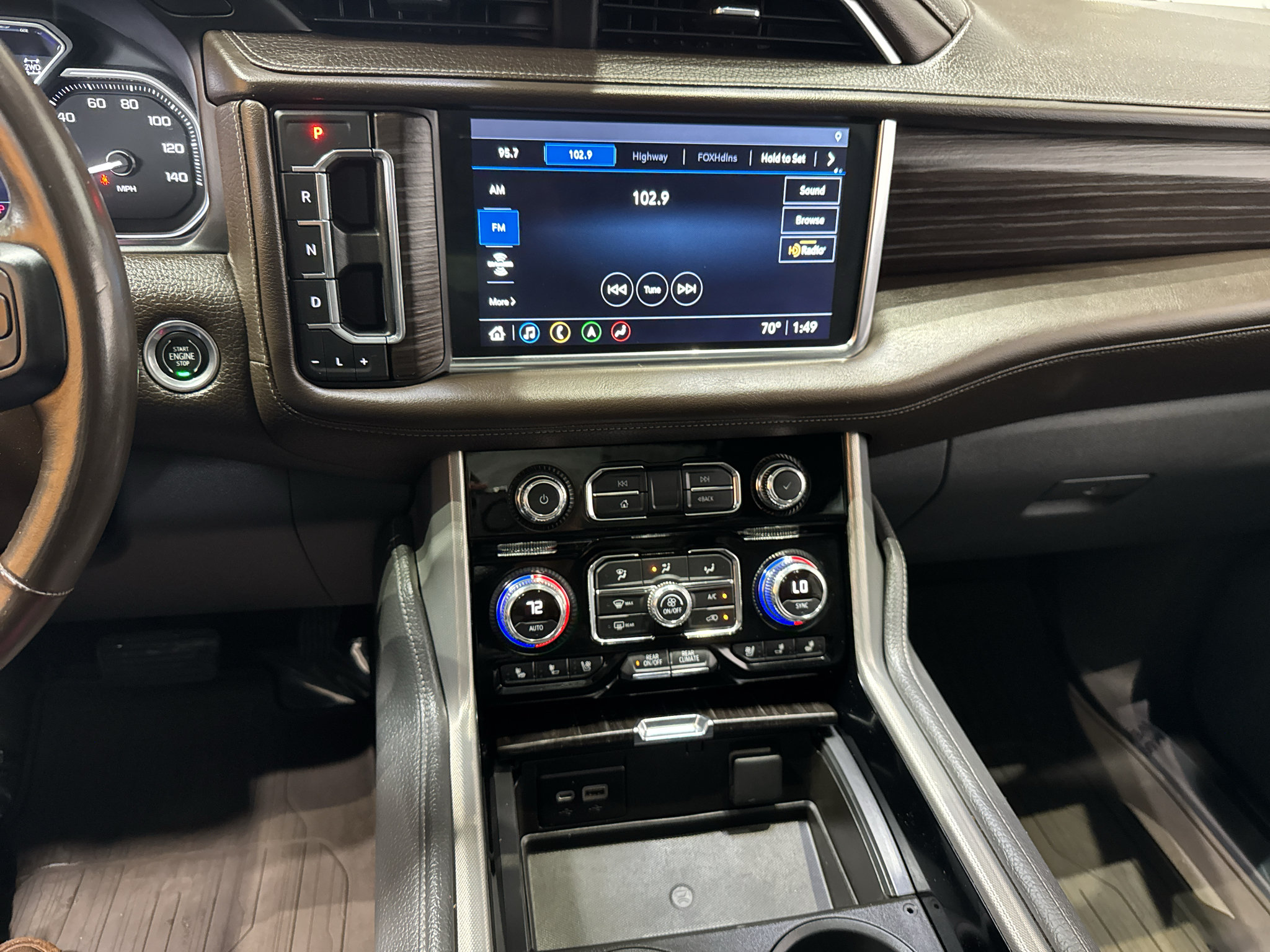 Used 2021 GMC Yukon XL Denali w/ Denali Premium Package AWD/4WD image 31