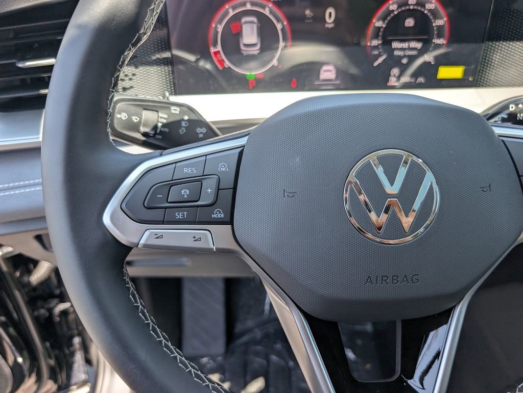 Used 2025 Volkswagen Tiguan SE image 15