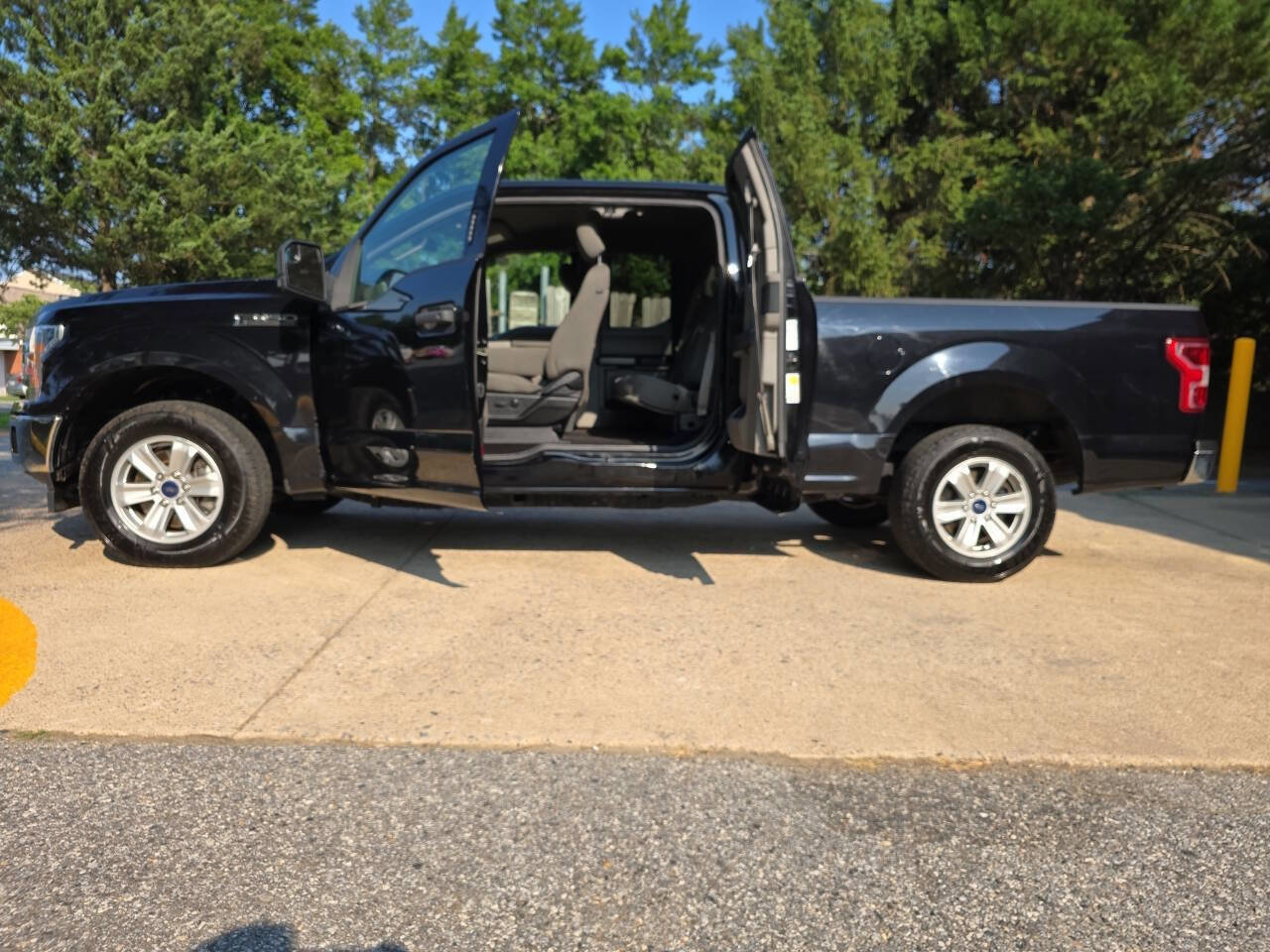 Used 2019 Ford F150 XLT w/ Equipment Group 301A Mid image 3
