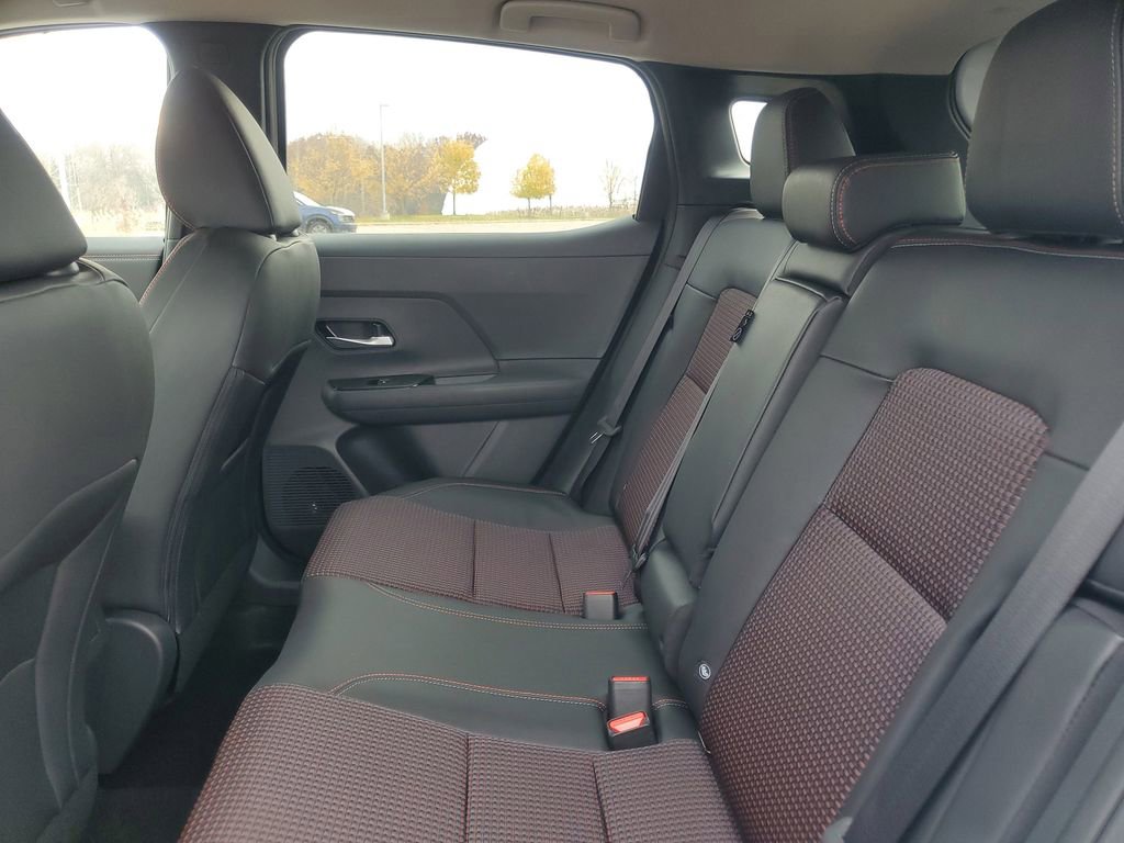 New 2026 Nissan Kicks SR w/ Cold Weather Package AWD/4WD image 27