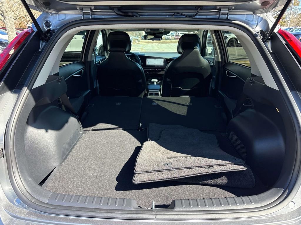 Used 2024 Kia Niro EX image 16