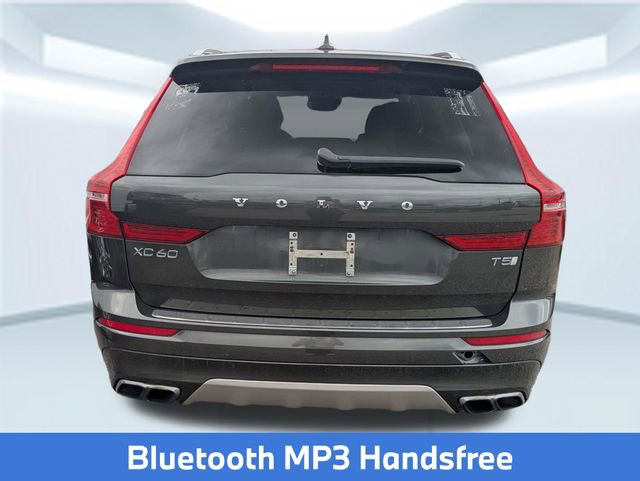 Used 2021 Volvo XC60 T5 Momentum w/ Premium Package FWD image 2