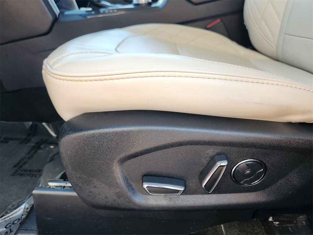 Used 2018 Ford Explorer Platinum image 15