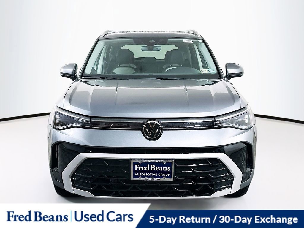 Certified 2025 Volkswagen Taos SEL w/ Black Wheel Plus Package image 2