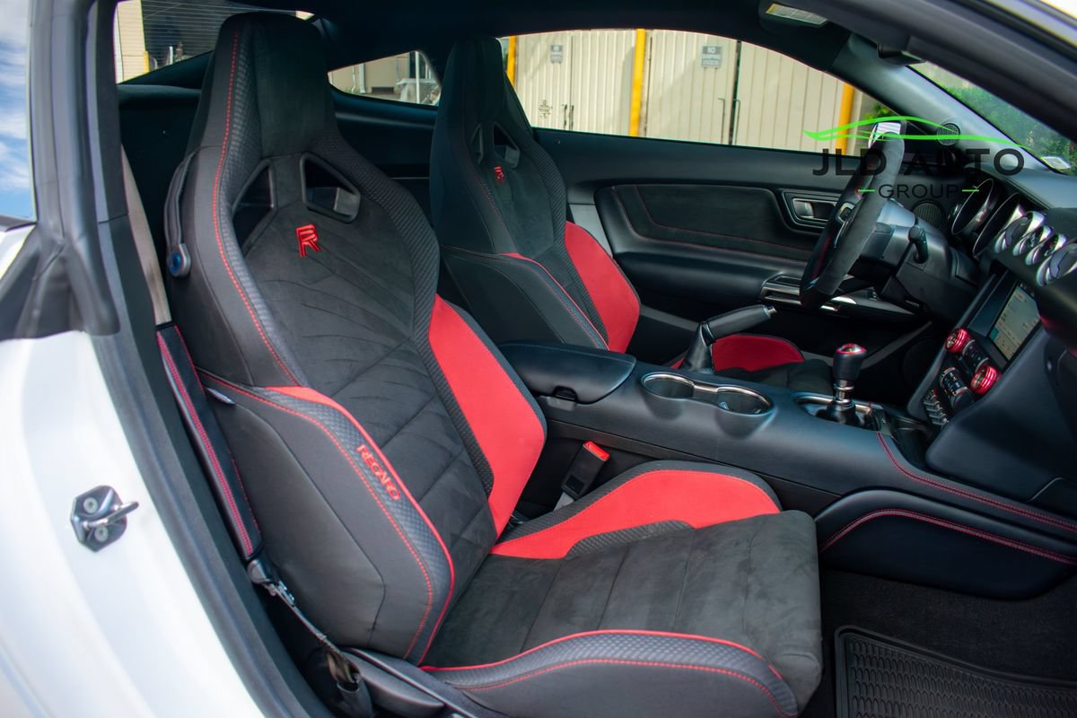 Used 2019 Ford Mustang Shelby GT350R w/ GT350R Equipment Group 920A RWD image 11