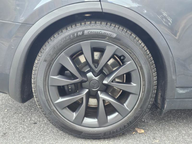 Used 2022 Tesla Model X image 18