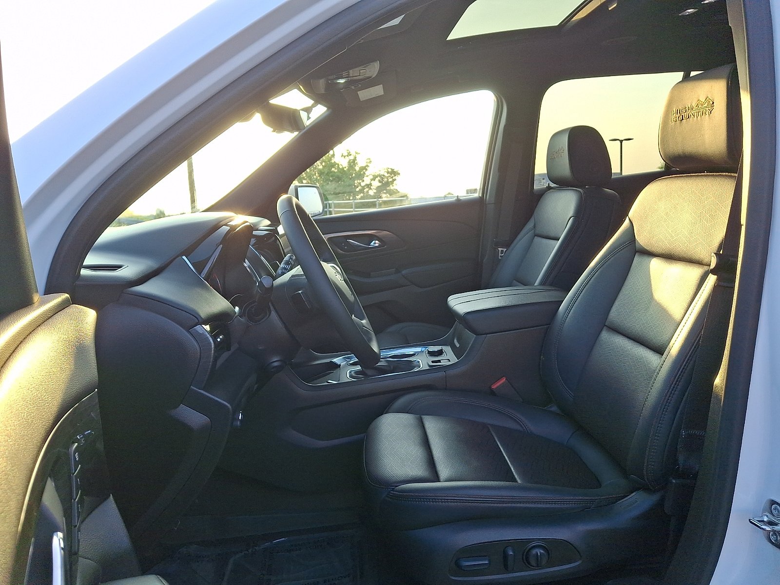 Used 2024 Chevrolet Traverse High Country FWD image 14