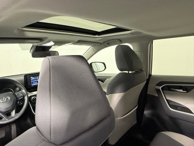 Used 2022 Toyota RAV4 XLE image 32