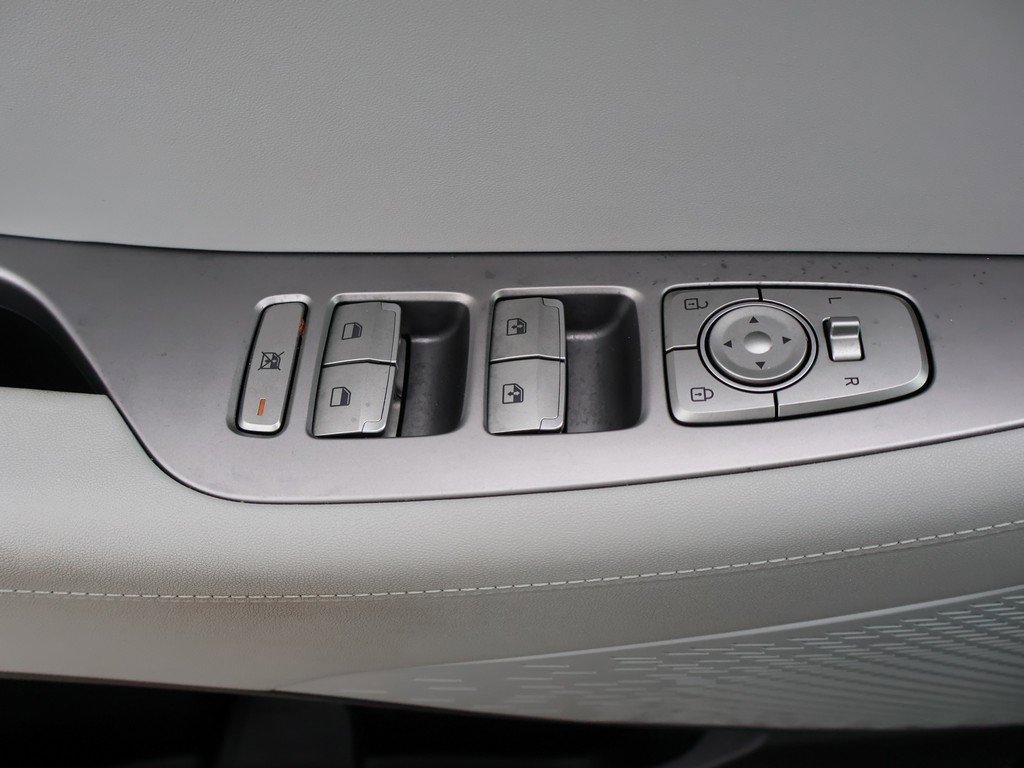 Used 2022 Hyundai Palisade SE image 40