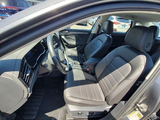 Used 2024 Volkswagen Jetta SE FWD image 18