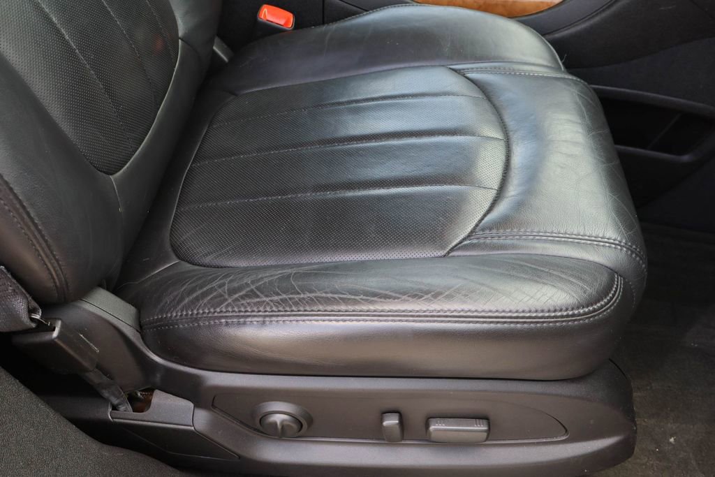 Used 2009 Buick Enclave CXL w/ Entertainment Package #2 image 29