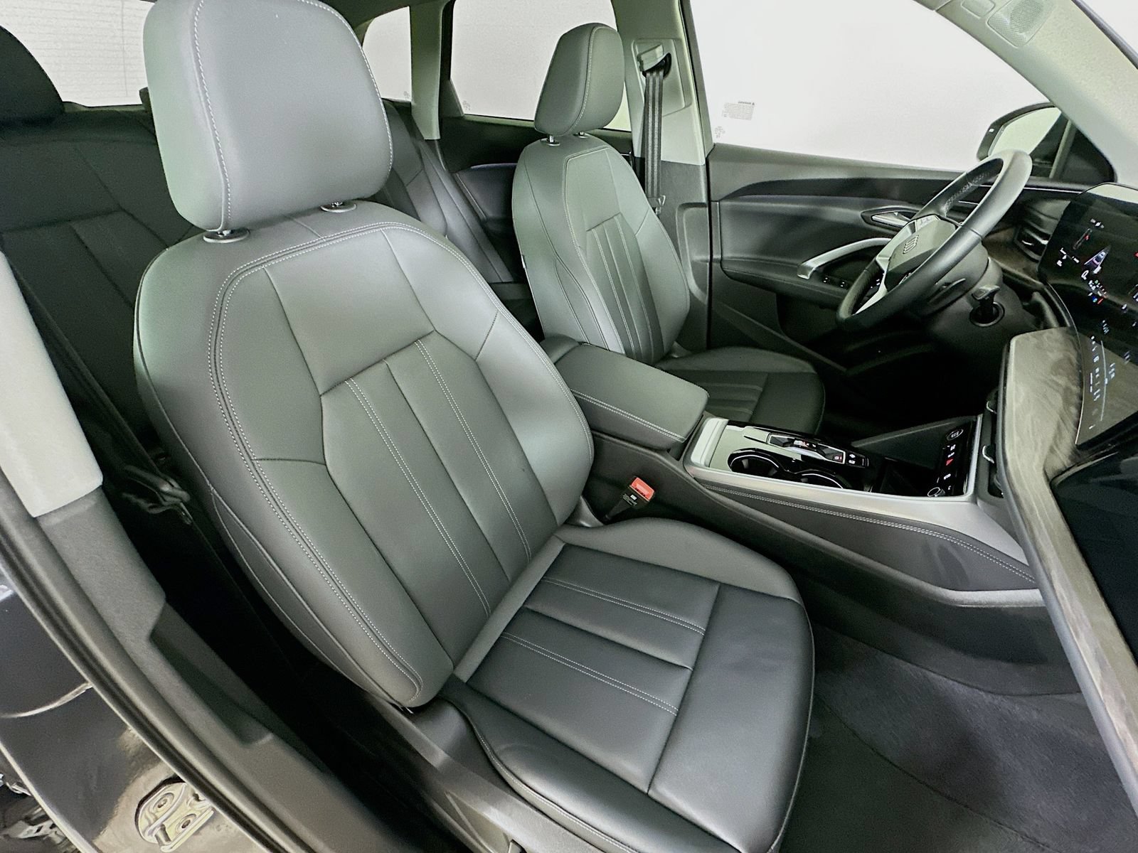 Used 2025 Audi Q5 Premium Plus w/ Premium Plus AWD/4WD image 44