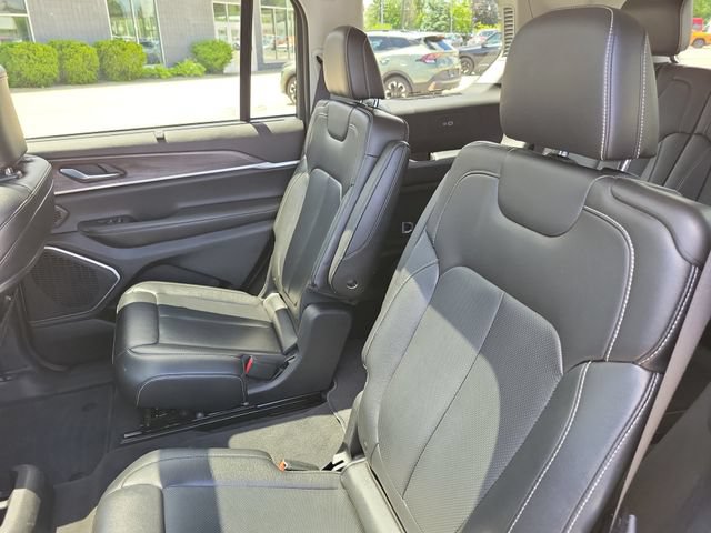 Used 2023 Jeep Grand Cherokee L Limited w/ Luxury Tech Group II AWD/4WD image 25