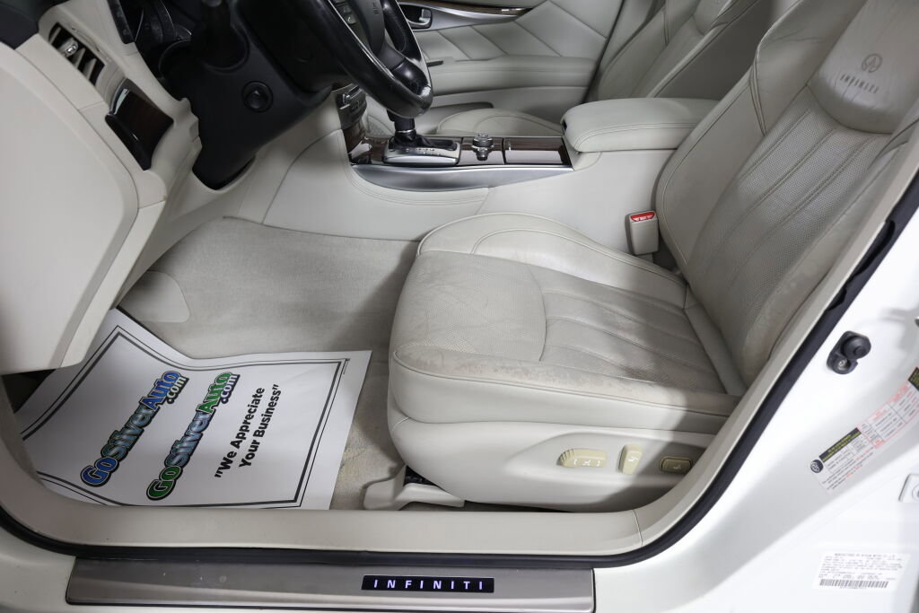 Used 2011 INFINITI M56 x w/ Deluxe Touring Pkg AWD/4WD image 13