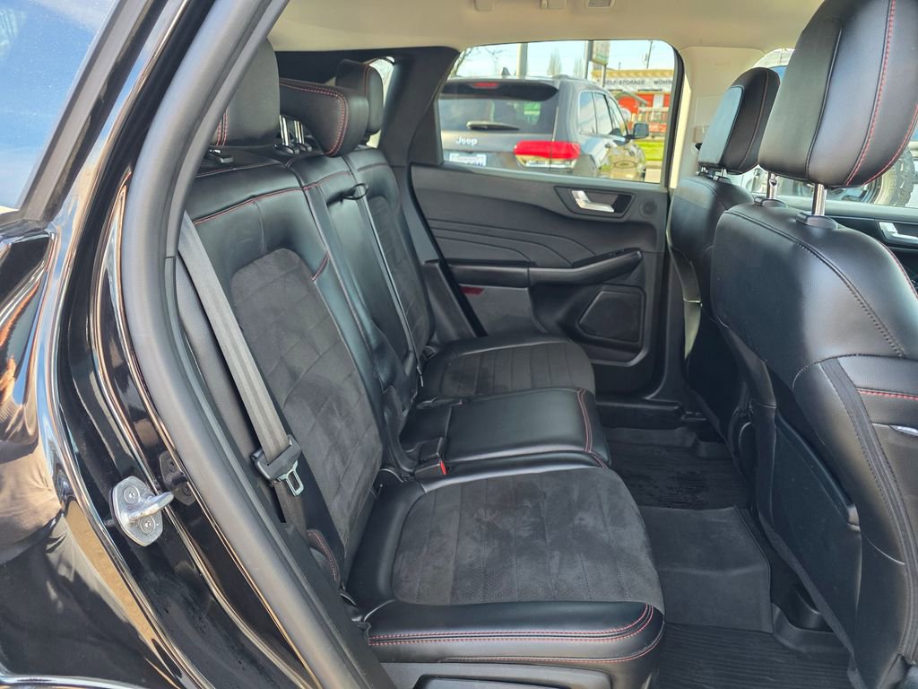 Used 2022 Ford Escape SEL w/ SEL Stealth AWD Package image 24