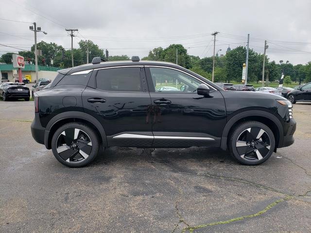 New 2025 Nissan Kicks SR w/ SR Premium Package image 8