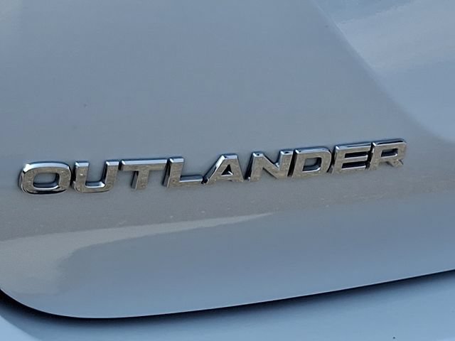 Used 2022 Mitsubishi Outlander ES AWD/4WD image 29