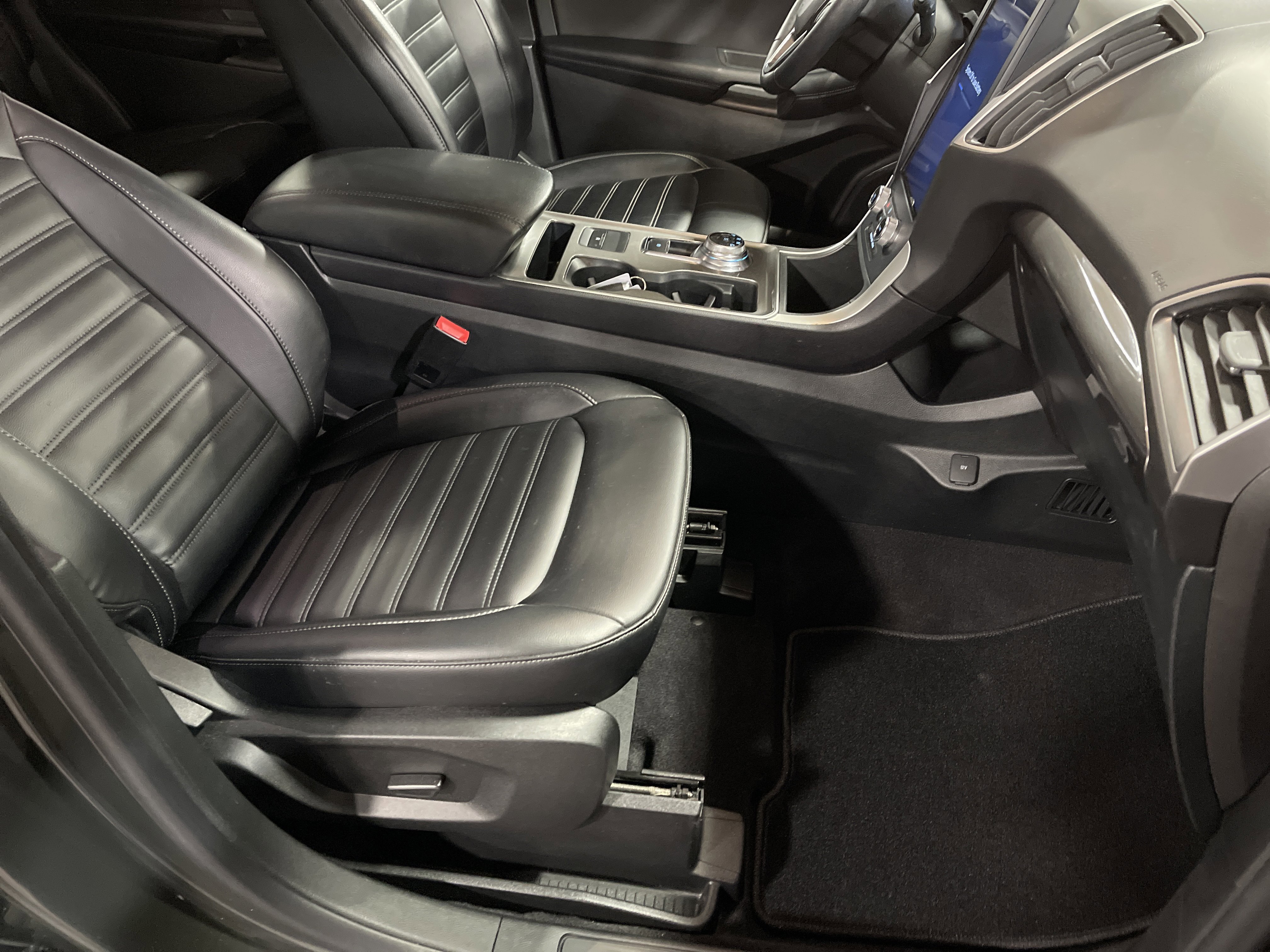 Used 2023 Ford Edge SEL w/ Convenience Package image 13