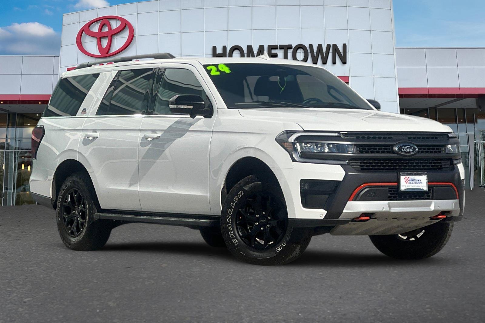 Used 2024 Ford Expedition Timberline image 2
