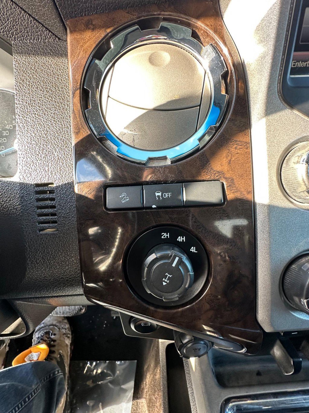 Used 2016 Ford F350 Platinum w/ Platinum Package image 20