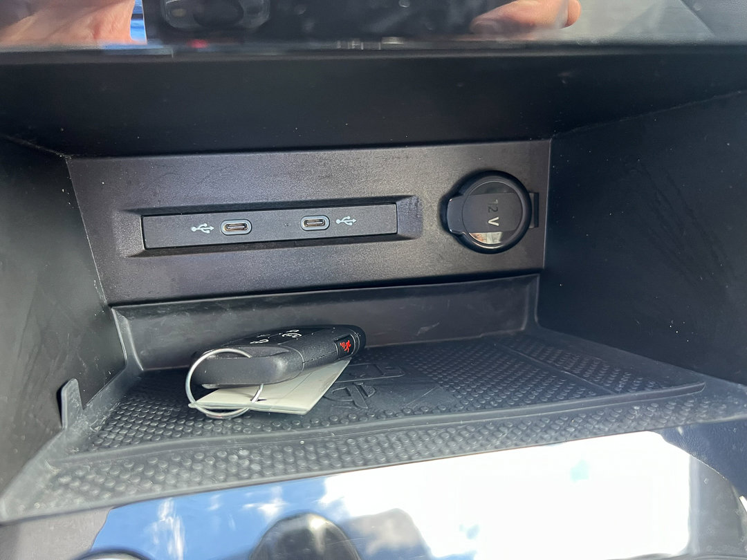 Used 2023 Volkswagen Taos SE image 21