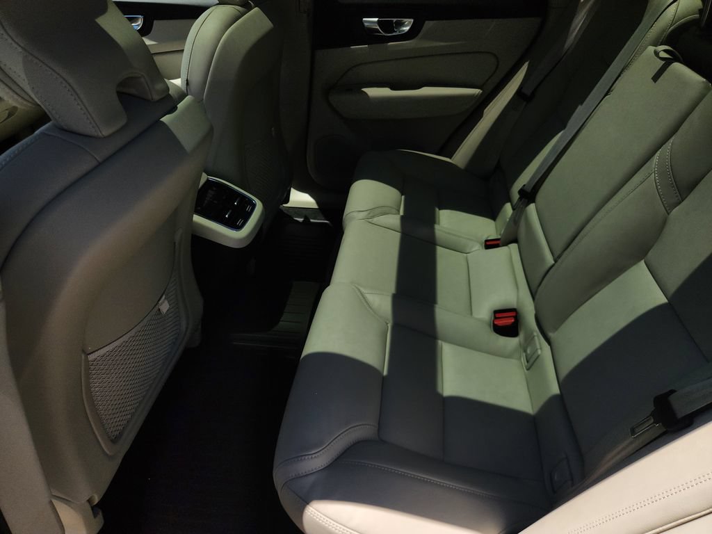 New 2026 Volvo XC60 B5 Ultra w/ Protection Package Premier AWD/4WD image 11