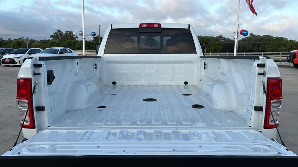 Used 2024 RAM 3500 Tradesman w/ Chrome Appearance Group AWD/4WD image 28