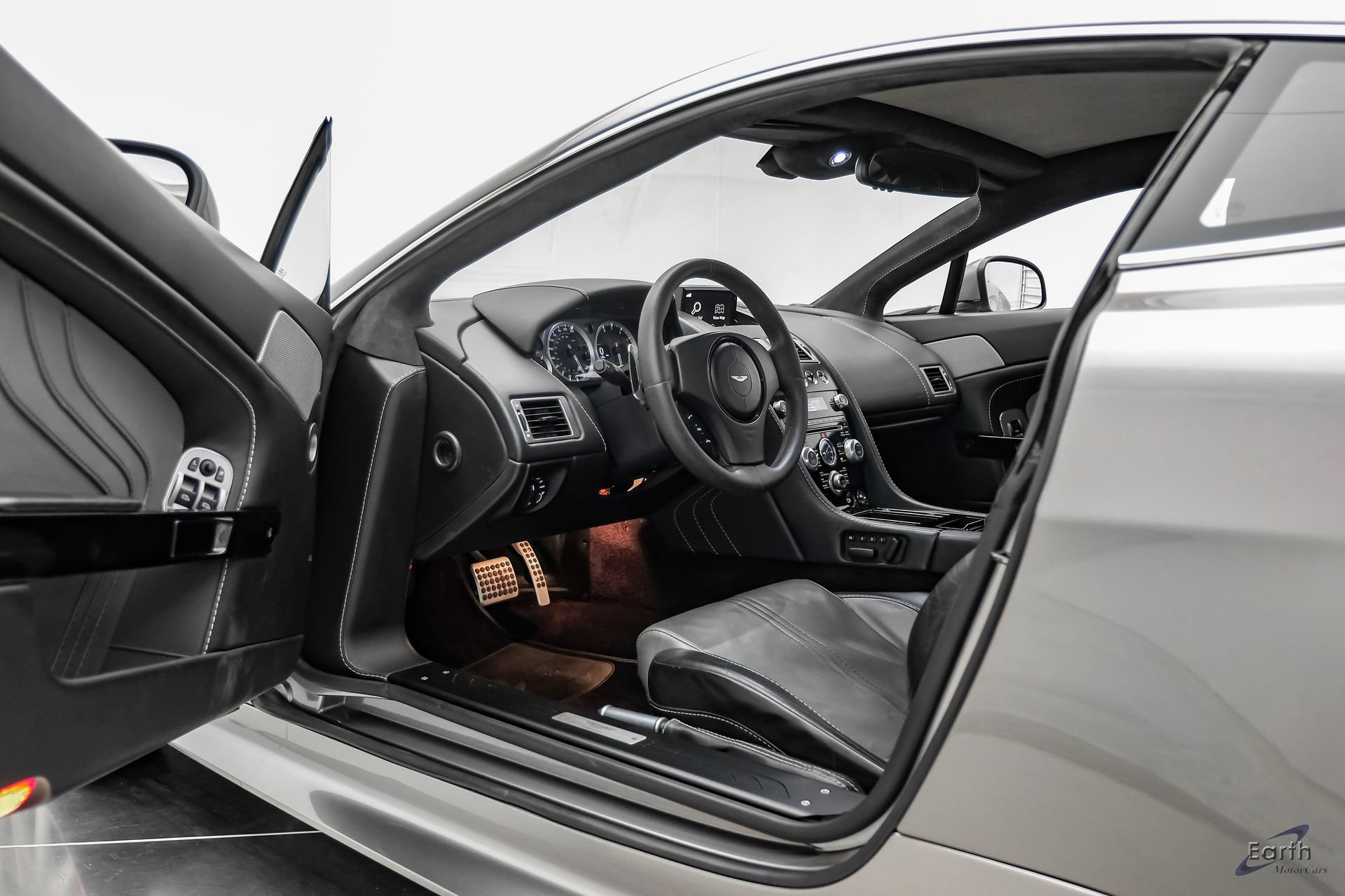 Used 2014 Aston Martin V8 Vantage S RWD image 38
