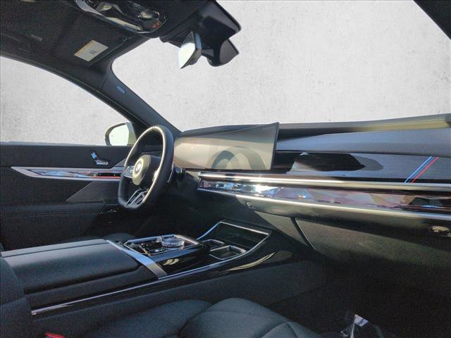 Used 2025 BMW 740i xDrive w/ Premium Package AWD/4WD image 24