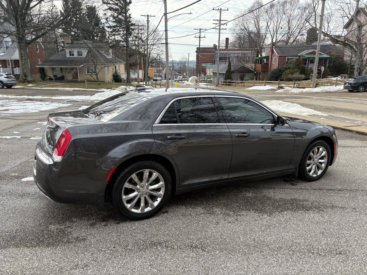 Used 2016 Chrysler 300 Limited w/ Driver Convenience Group image 9