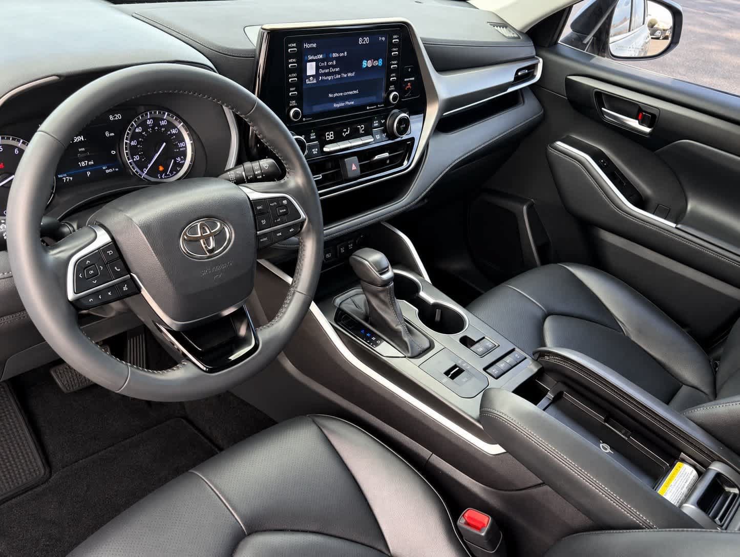 Used 2021 Toyota Highlander XLE FWD image 16