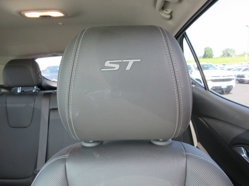Certified 2024 Buick Encore GX Sport Touring w/ Comfort Package FWD image 21