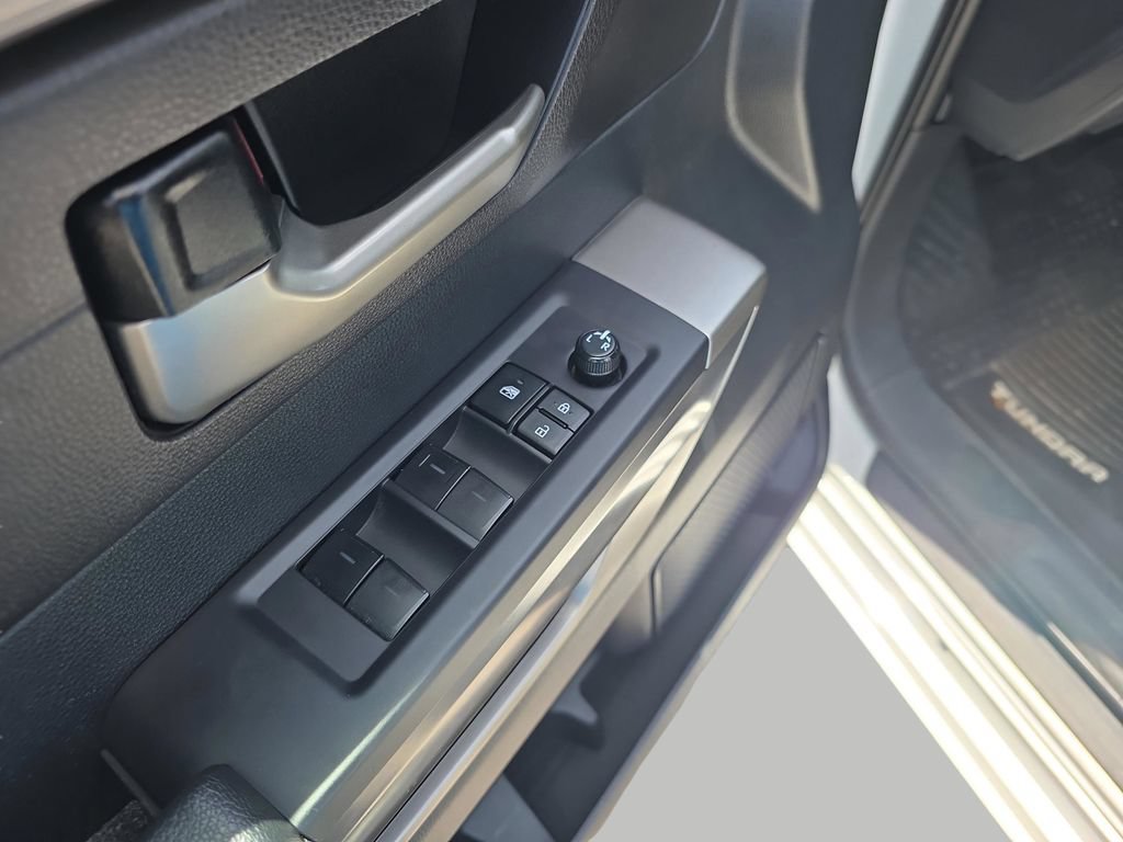 Used 2022 Toyota Tundra SR5 AWD/4WD image 17