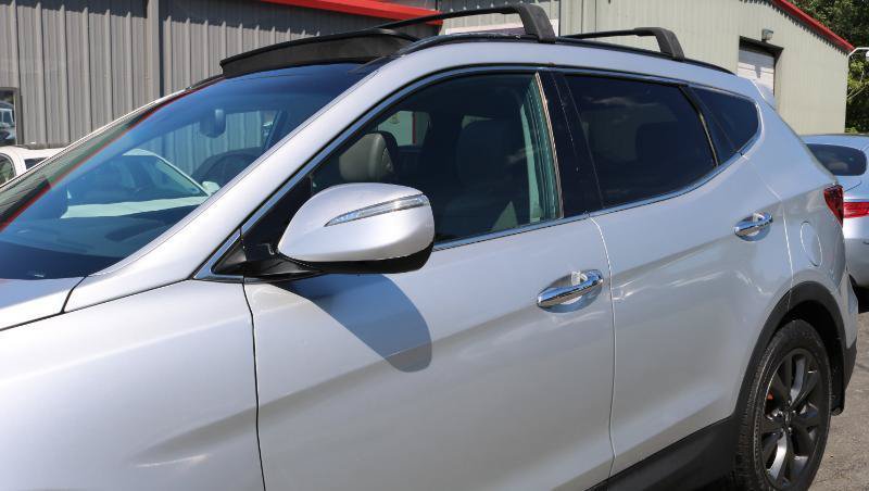 Used 2017 Hyundai Santa Fe Sport w/ 2.0T Ultimate Tech Package 05 FWD image 4