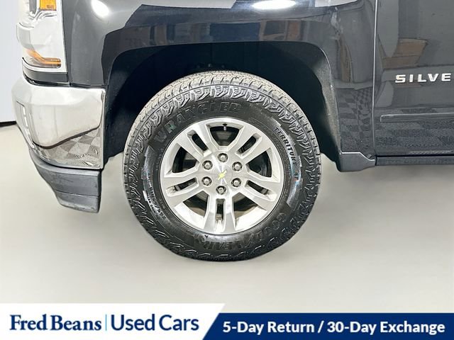 Used 2018 Chevrolet Silverado 1500 LT w/ All Star Edition AWD/4WD image 36