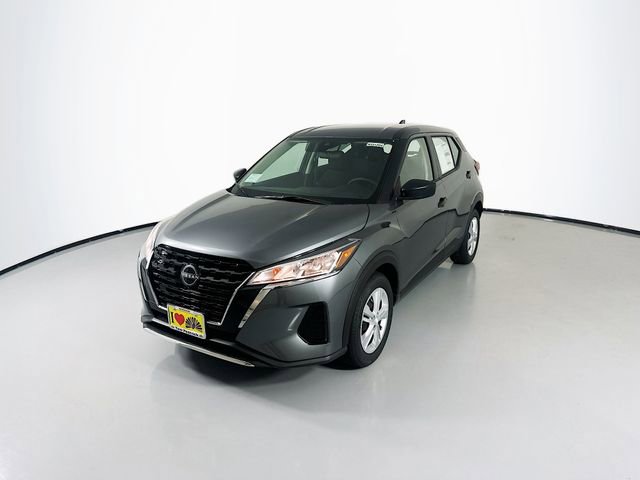 New 2025 Nissan Kicks Play S image 3