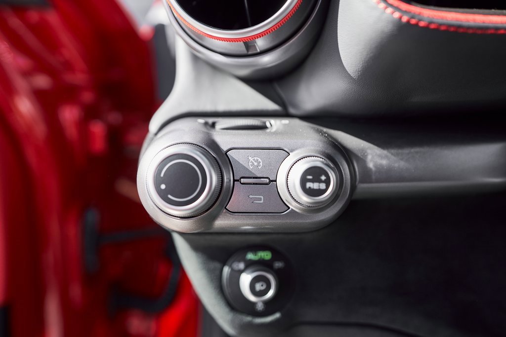 Used 2018 Ferrari 812 Superfast image 51