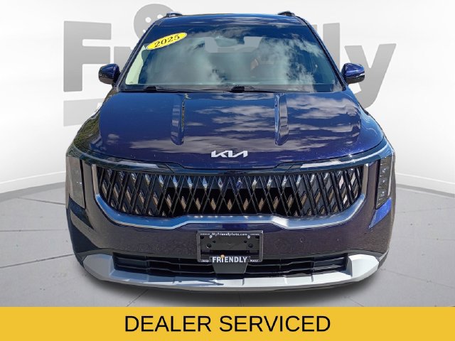 Used 2025 Kia Carnival EX FWD image 2
