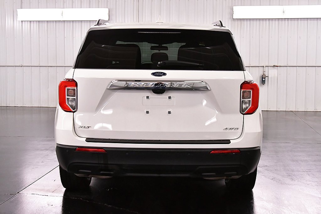 Used 2022 Ford Explorer XLT image 6