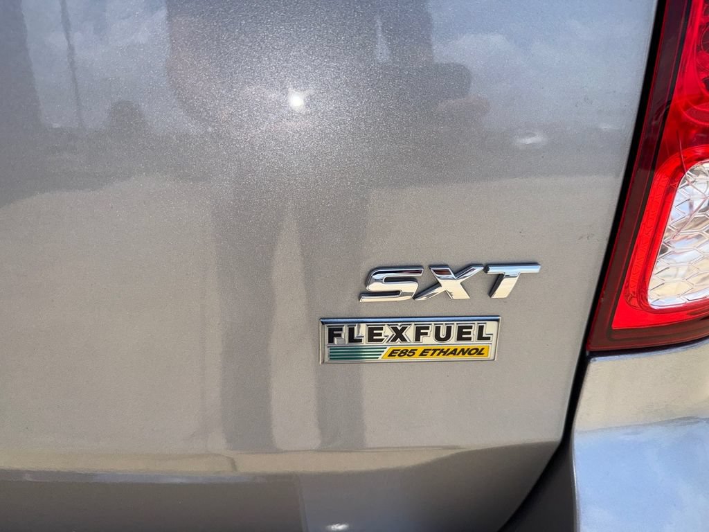 Used 2016 Dodge Grand Caravan SXT w/ Rear Park Assist Package FWD image 10