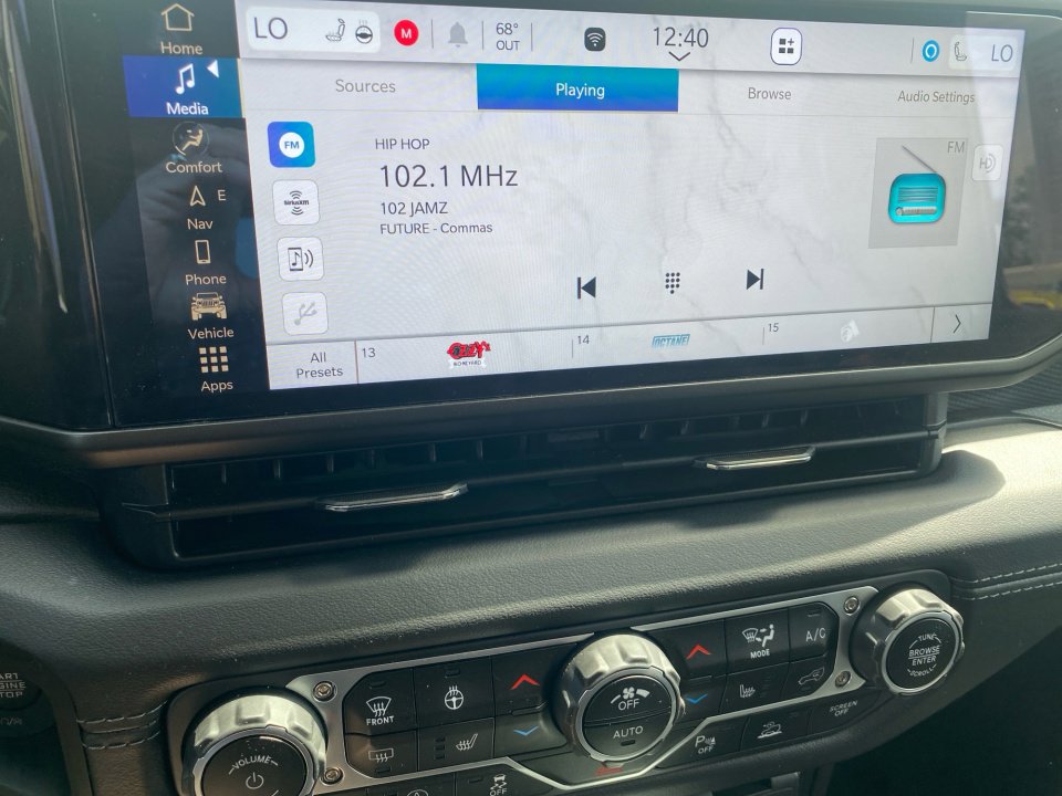 Used 2025 Jeep Wrangler Unlimited Rubicon image 21