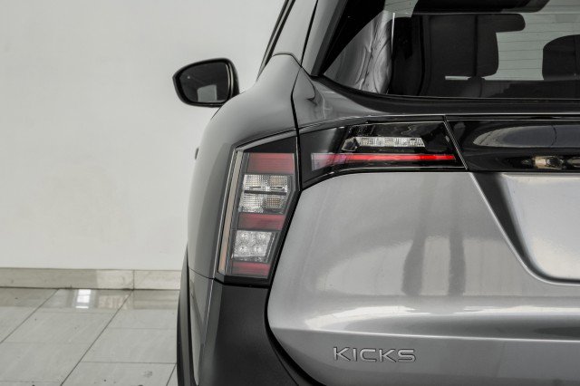 Used 2025 Nissan Kicks SV image 44