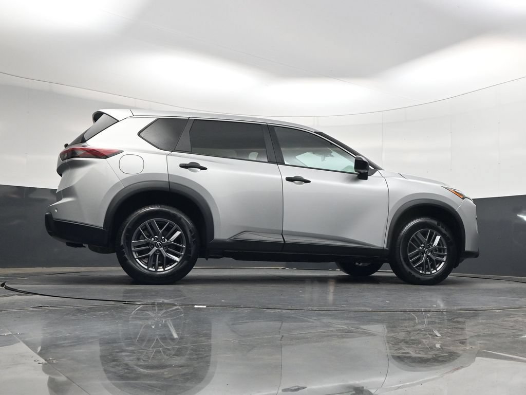 Used 2024 Nissan Rogue S AWD/4WD image 46