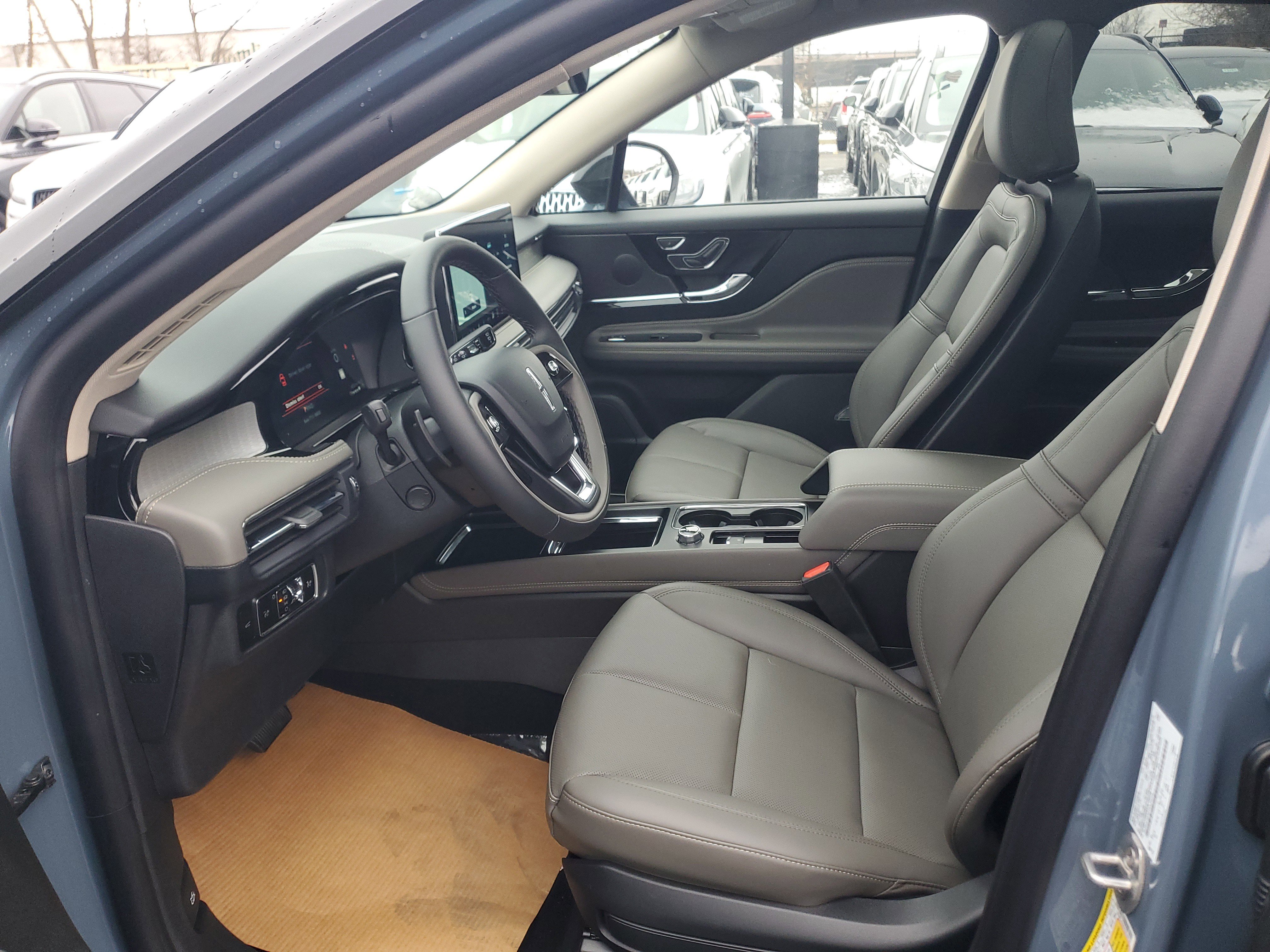 New 2026 Lincoln Corsair Premiere image 12