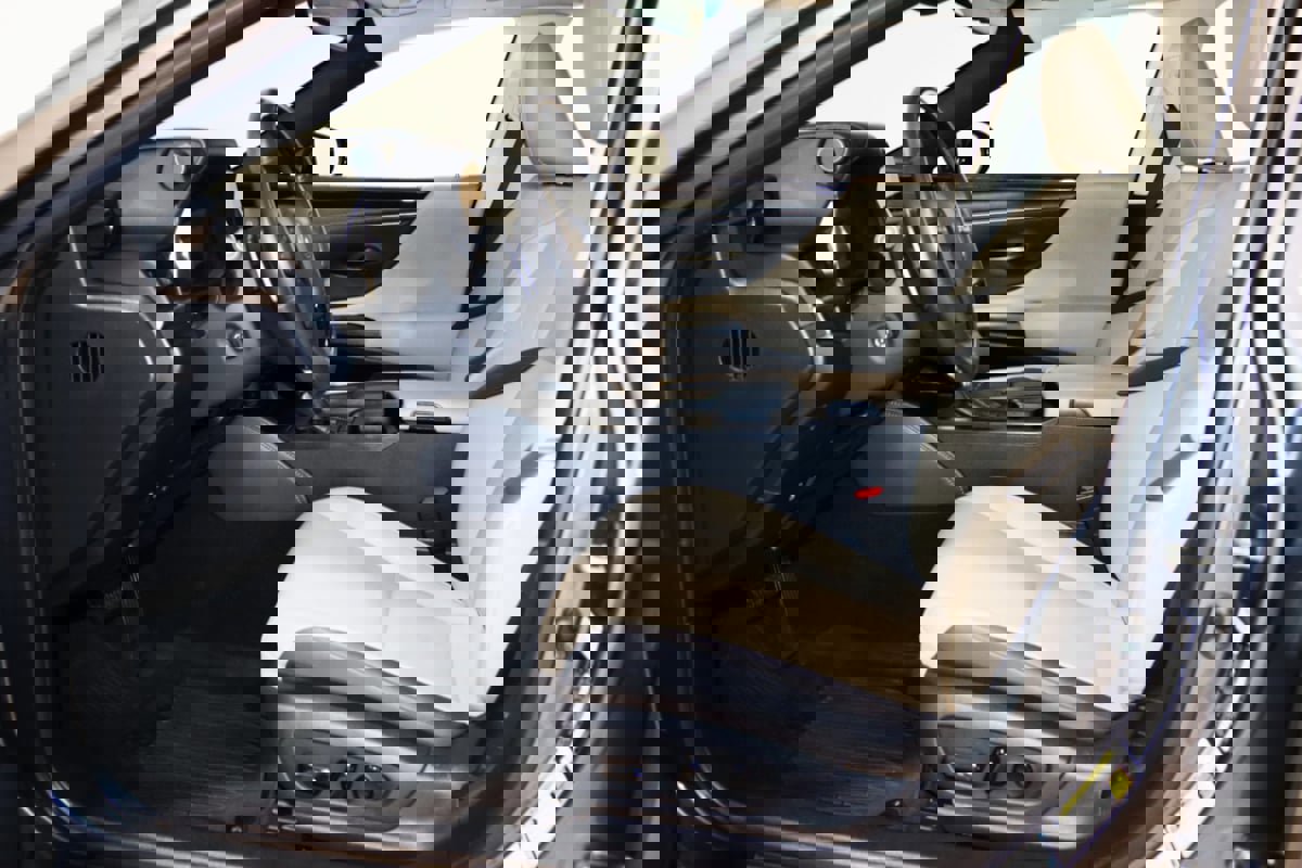 Used 2021 Lexus ES 250 w/ Premium Package image 30