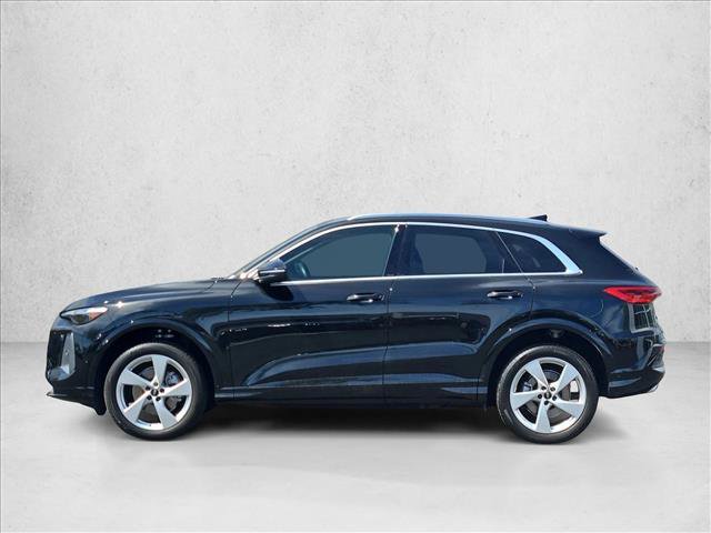 Certified 2025 Audi Q5 Premium AWD/4WD image 9