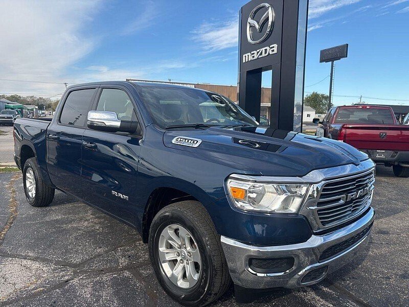 Used 2024 RAM 1500 Laramie AWD/4WD image 1