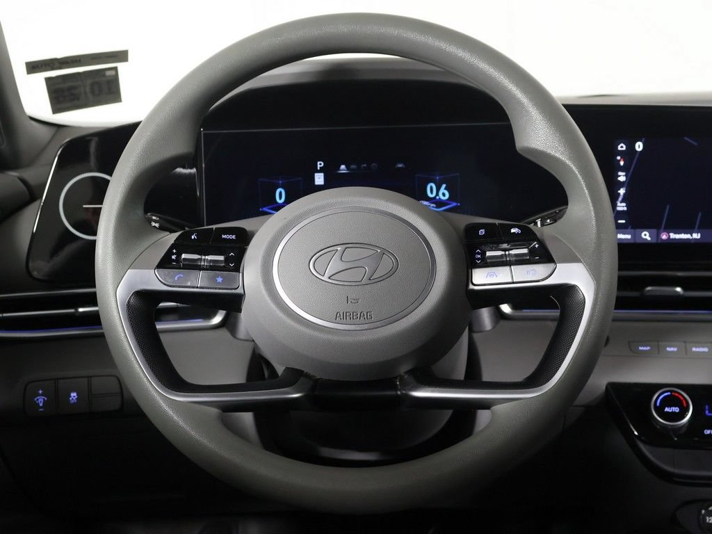 Used 2024 Hyundai Elantra SEL FWD image 32