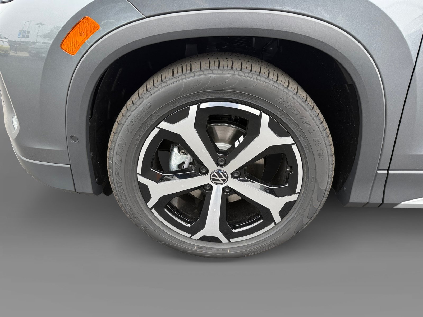 New 2026 Volkswagen Tiguan SE FWD image 9