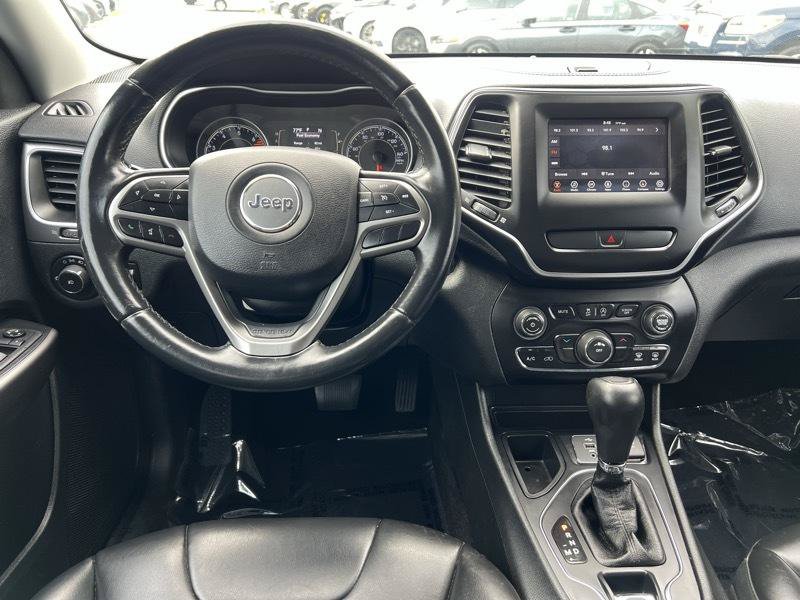 Used 2019 Jeep Cherokee Latitude Plus FWD image 12